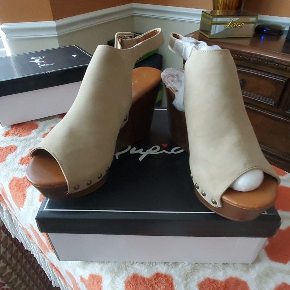 Qupid Wedges